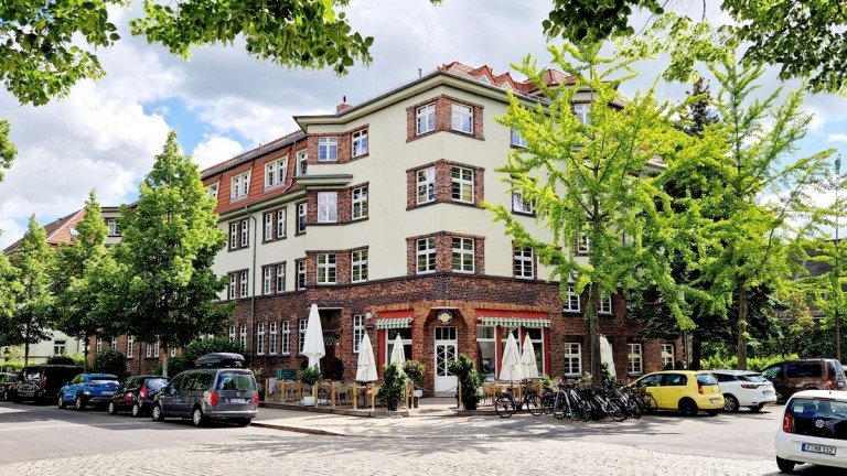 Hausansicht Dresden Etagenwohnung Sichere Kapitalanlage in Top-Lage: Vermietete 3-Raum-Wohnung Striesen