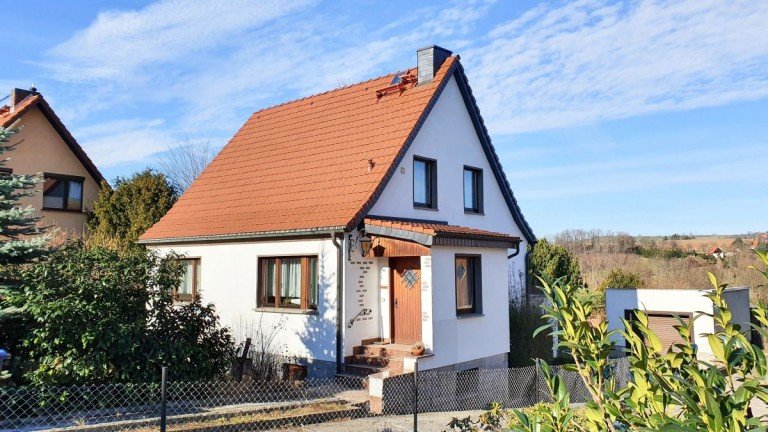 Klassisches, massives Einfamilienhaus Kreischa OT Gombsen Einfamilienhaus Klassisches Einfamilienhaus inkl. gro�er Terrasse, Sauna und Ausblick - nur 2 min zur Bavaria Klinik