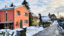Nachbarschaft Familientraum oberhalb des Weingutes �DREI HERREN�